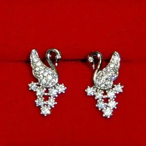 Nesting Crystal S925 Swan Studs